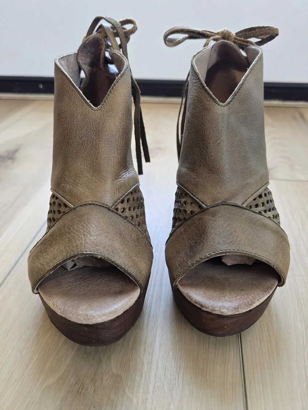 Free People Revolver Open-Toe Wooden Heels Size 36